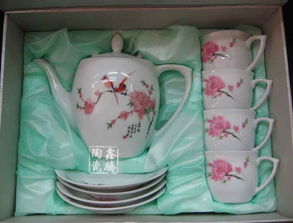粉彩花卉茶具 集觀賞、饋贈(zèng)與實(shí)用于一體的陶瓷藝術(shù)